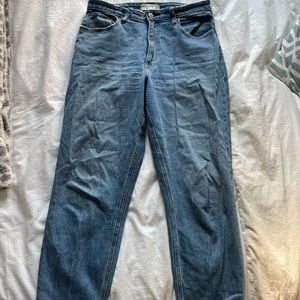 Abercrombie the high rise mom jeans